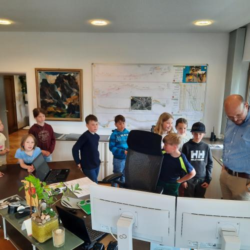 Im Büro des Bürgermeisters