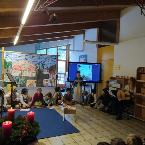 Alle Kinder bei Hirtenspiel