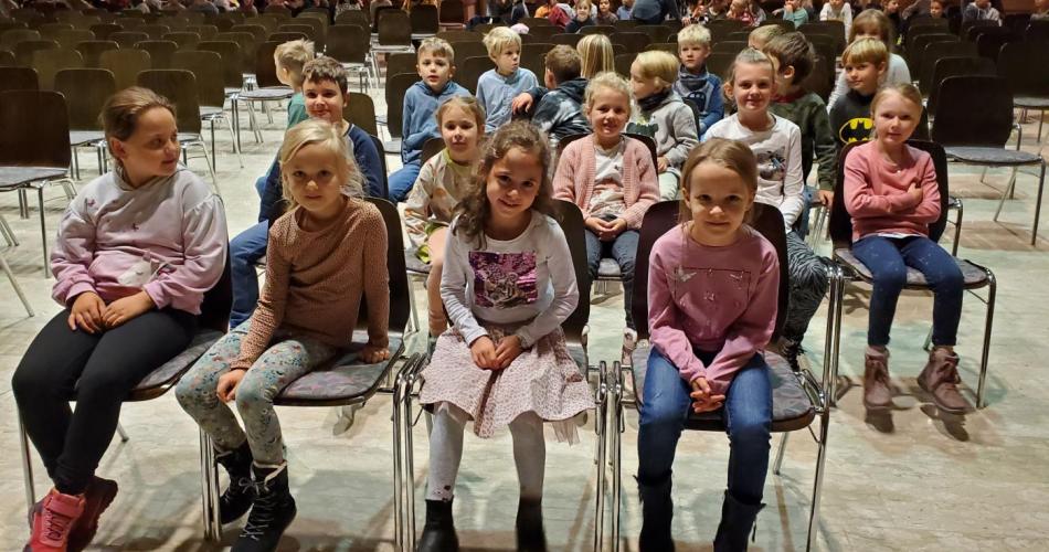 Gespanntes Warten auf die Vorstellung